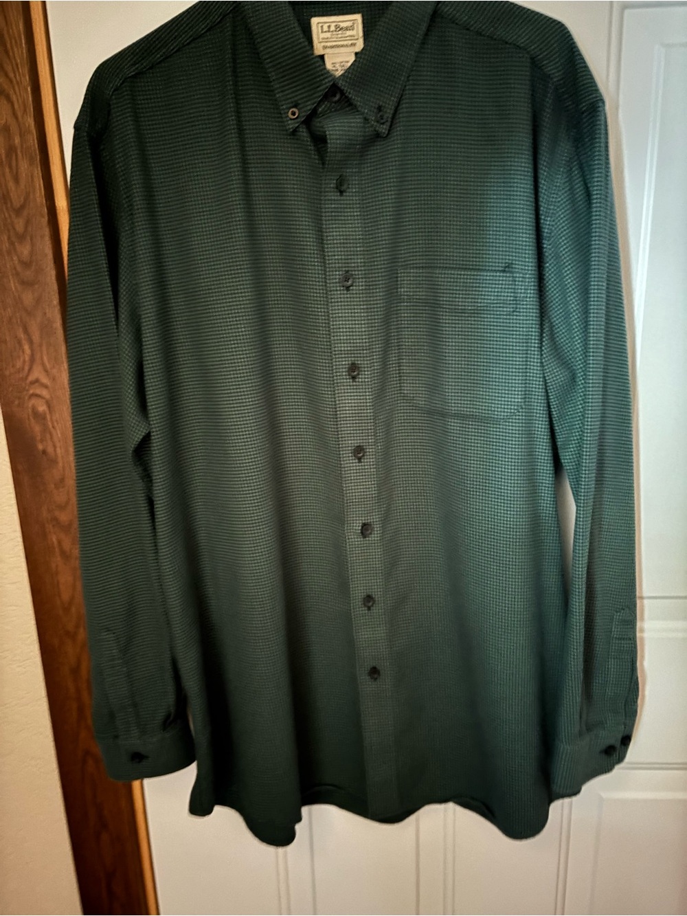 L.L. Bean Dark Green Long-Sleeve Button-Down Shirt. XL Tall. Trad Fit